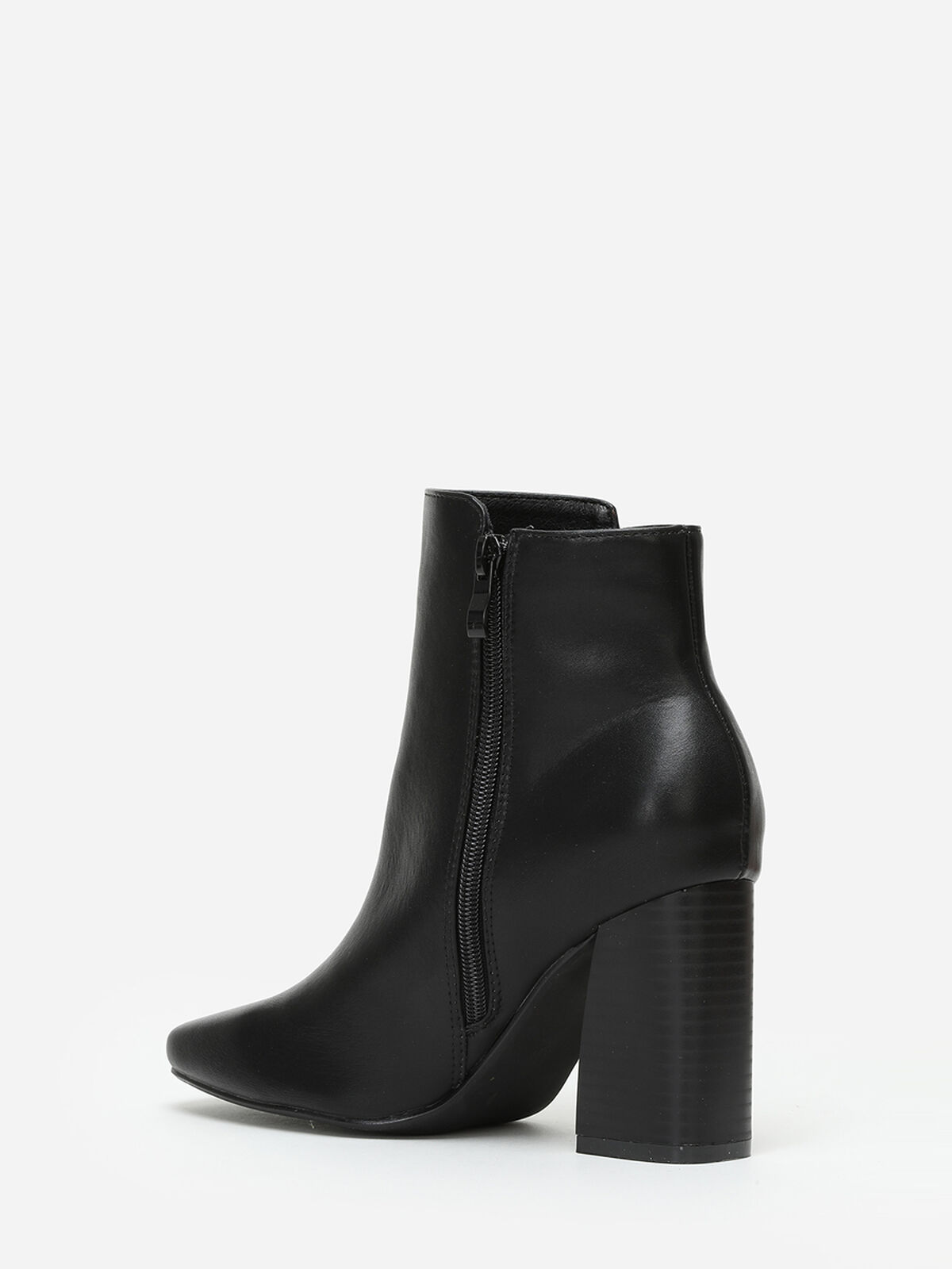 Bottines à bout et talon carrés- Noir