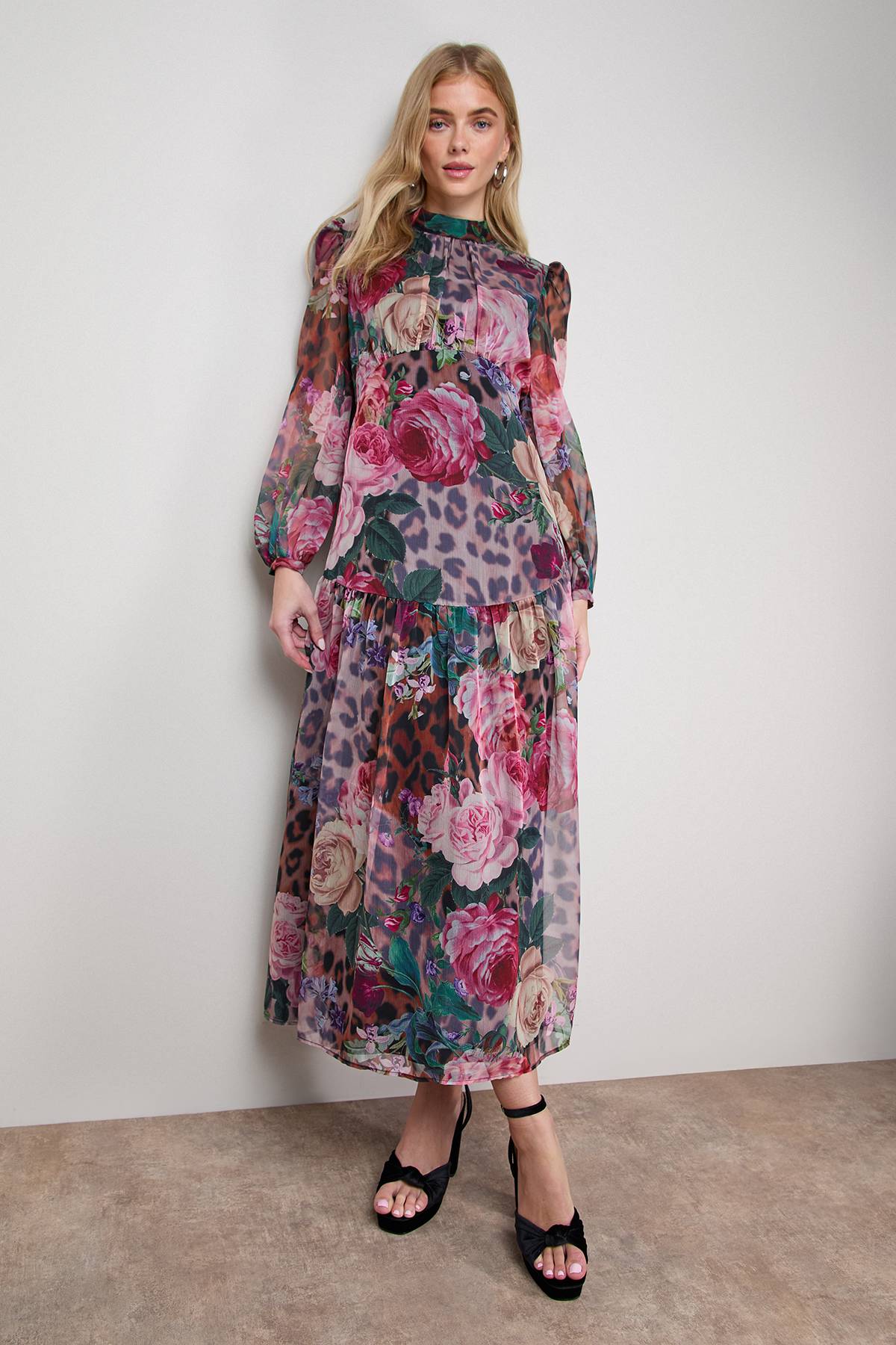 Oasis Robe Maxi à Manches Longues avec Taille Courbée Tombante Imprimée