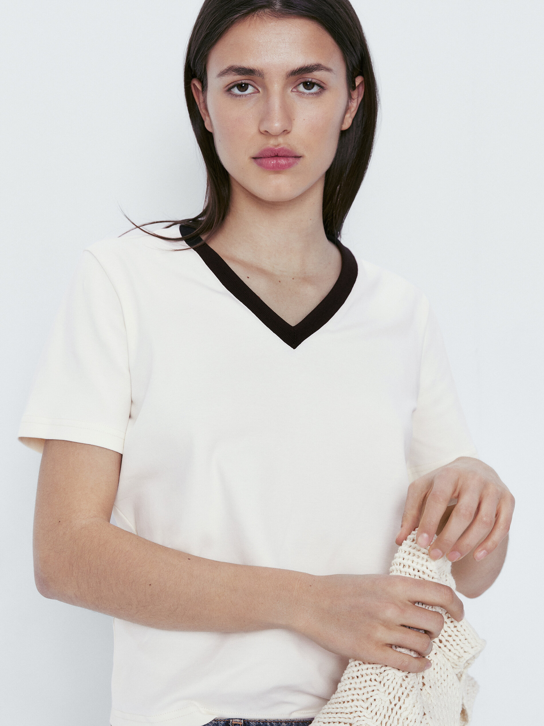 Camiseta com detalhes em algodão pico contrastante - RAW