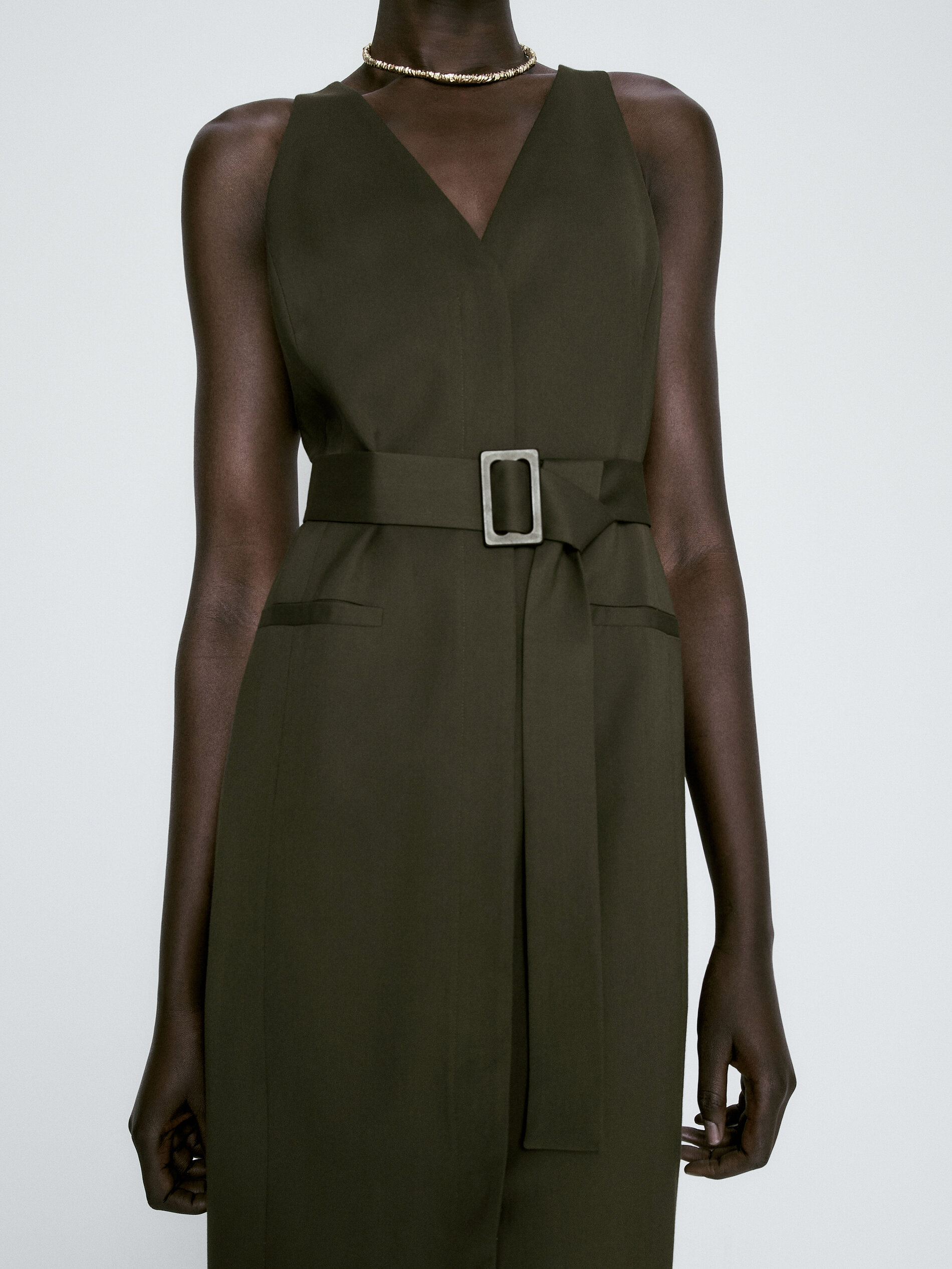 Vestido midi sob medida com cinto - cáqui