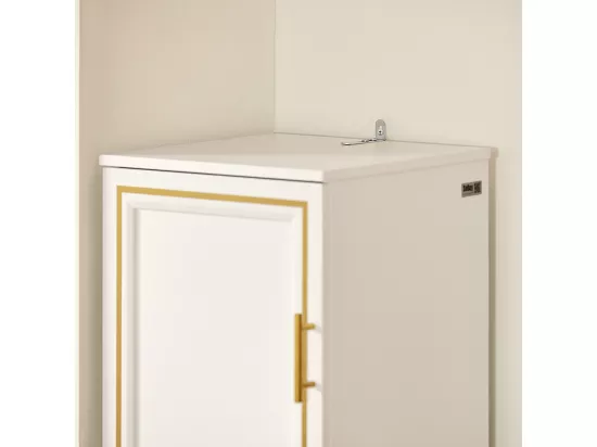 SoBuy Meuble Colonne de Salle de Bain Armoire Haute Étagère étroite de Salle de Bain Meuble de Rangement avec 2 Portes, 2 Compartiments Ouverts et 1 Panier à Linge 33x32x171 cm, BZR87-W