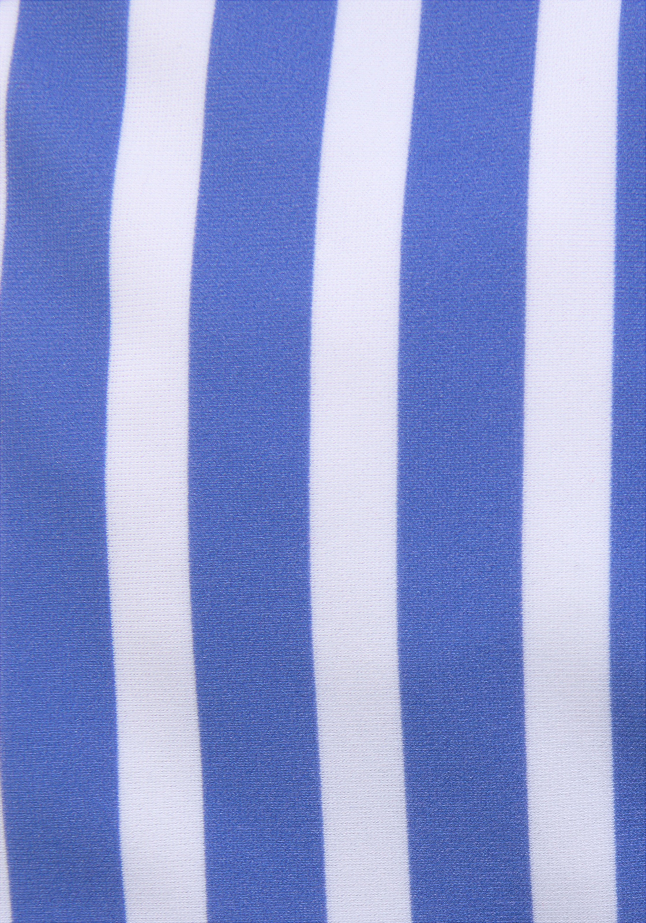 Bench. Bustier-Bikini , mit trendigen Streifen