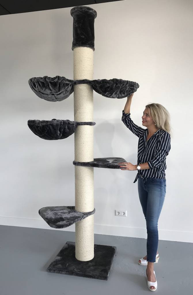 Arranhador para gatos Maine Coon Tower Plus, bege e preto.