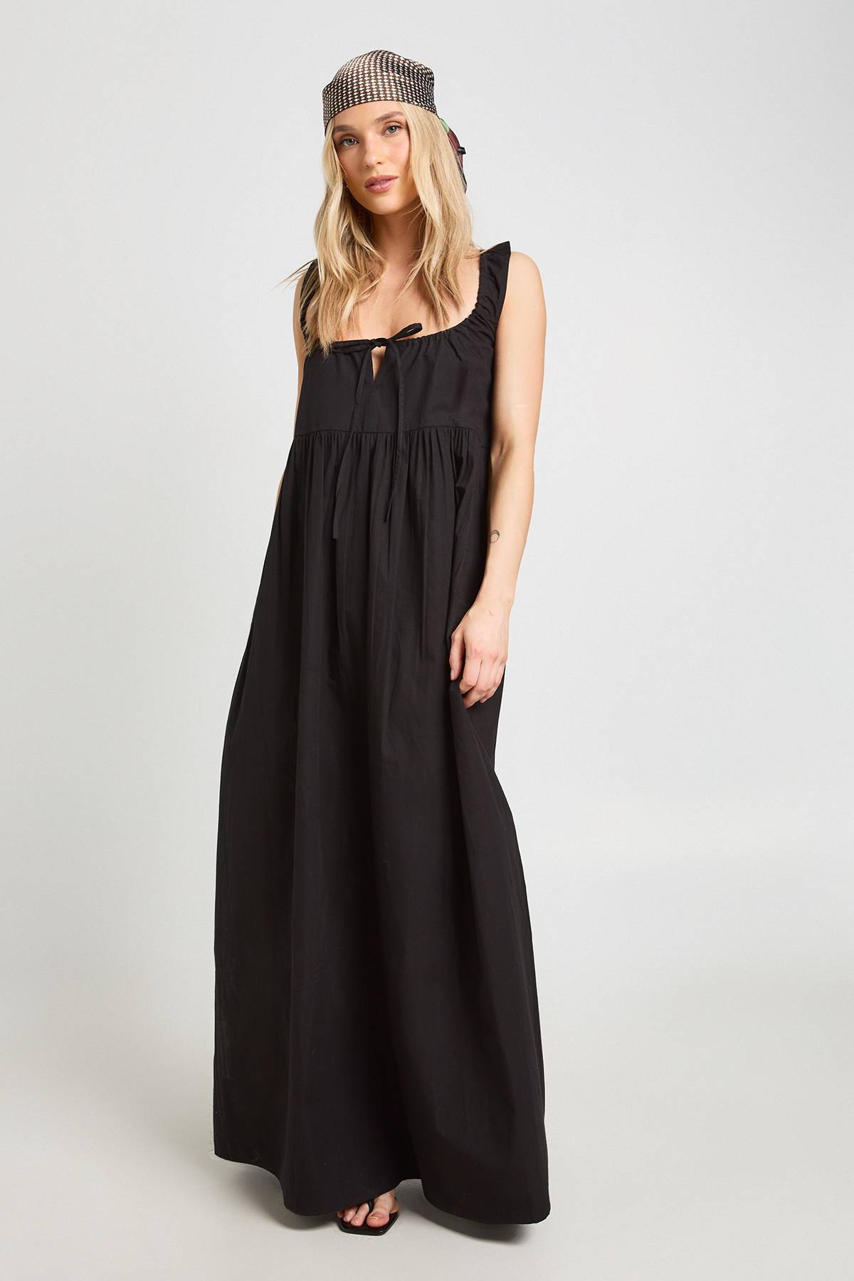 boohoo Robe Longue Smock Petite Avec Détail Nœud Devant