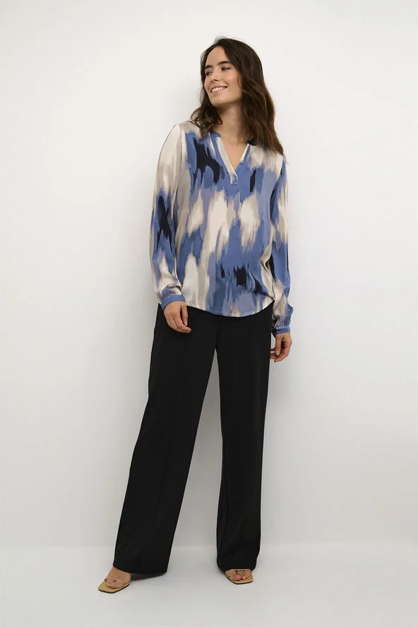 Kaffe KAbeathe Blouse Blue abstract print