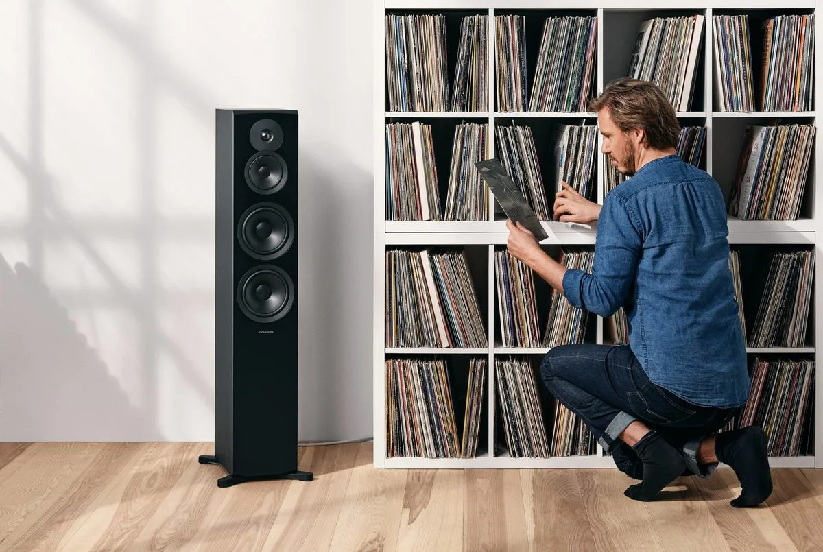 Dynaudio Emit 50 Noir satiné (la paire) Enceintes colonne
