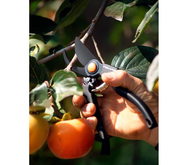 Fiskars Gartenschere Pro P90