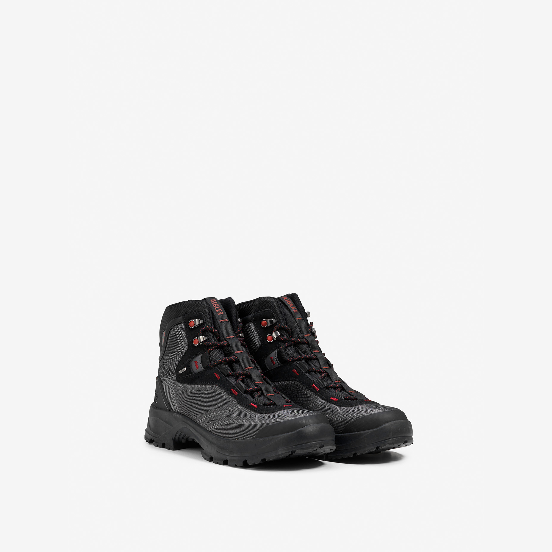 La chaussure montante innovante grâce au nouveau matériel : matryx NOIR