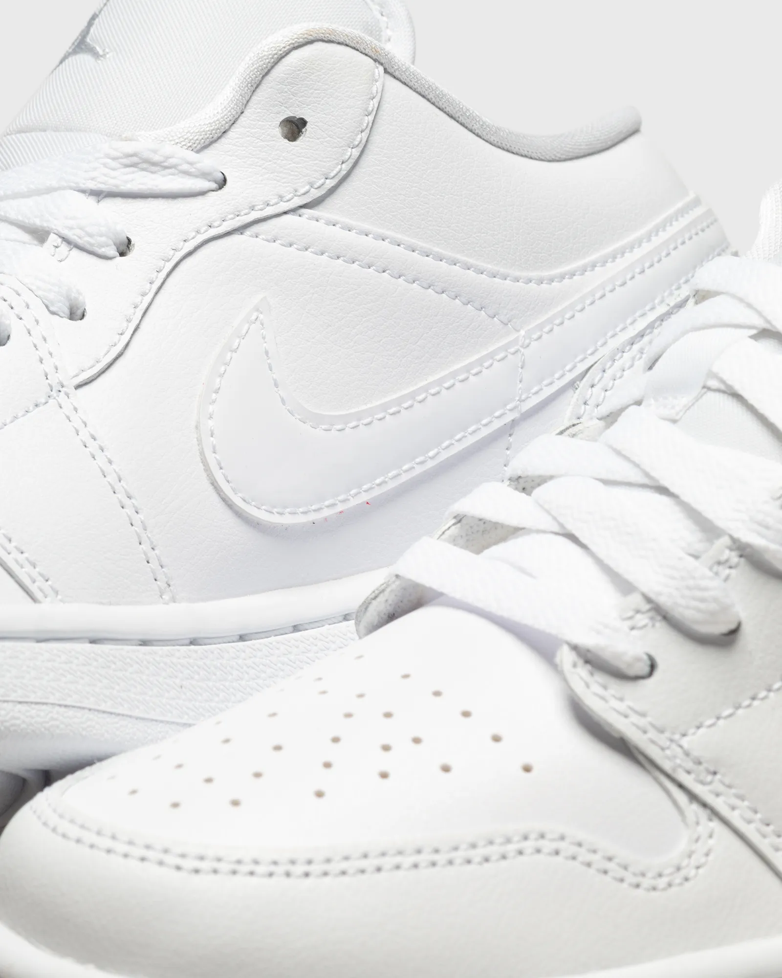 Jordan WMNS AIR JORDAN 1 LOW