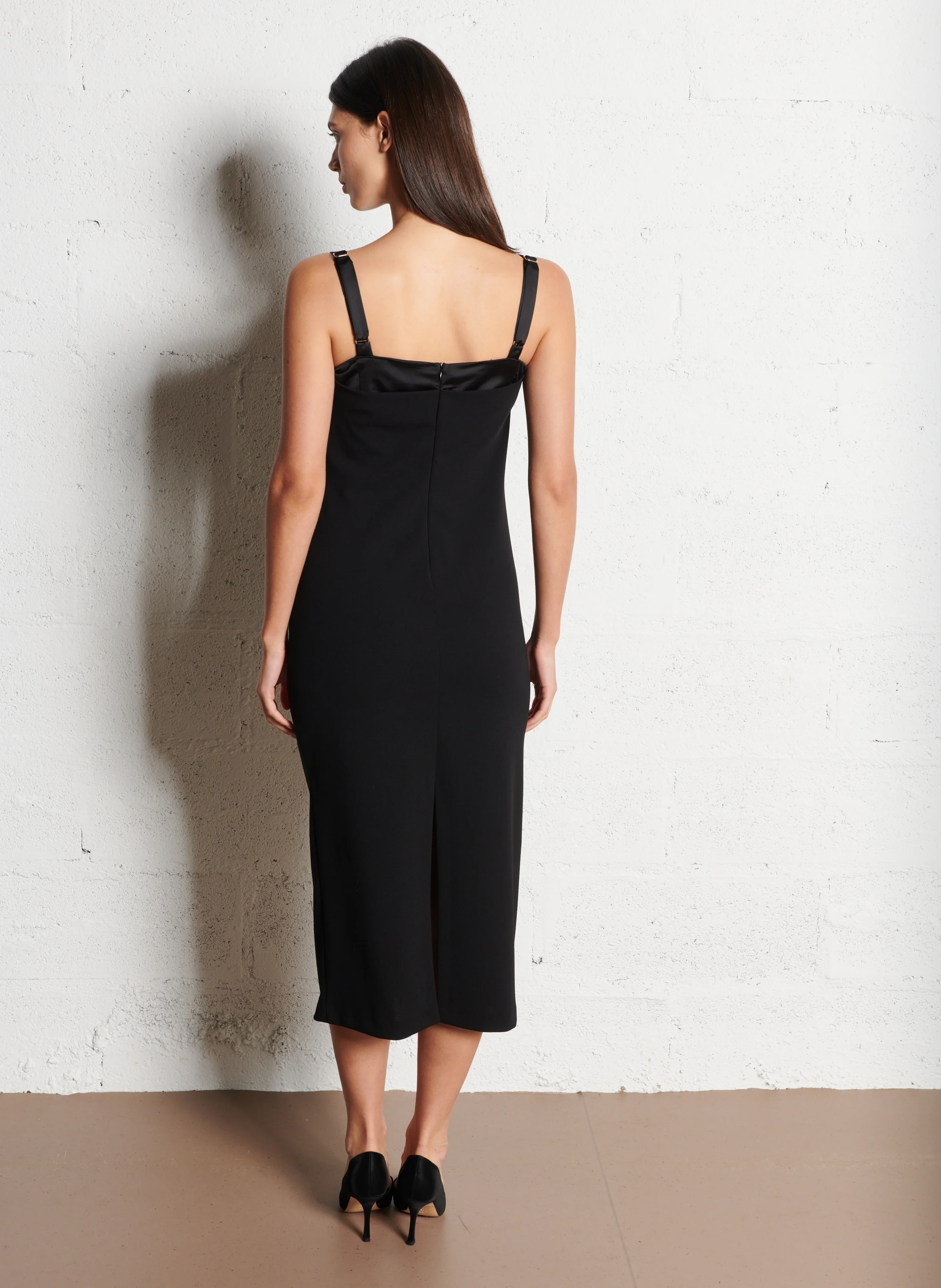 Robe midi col bénitier| Noir