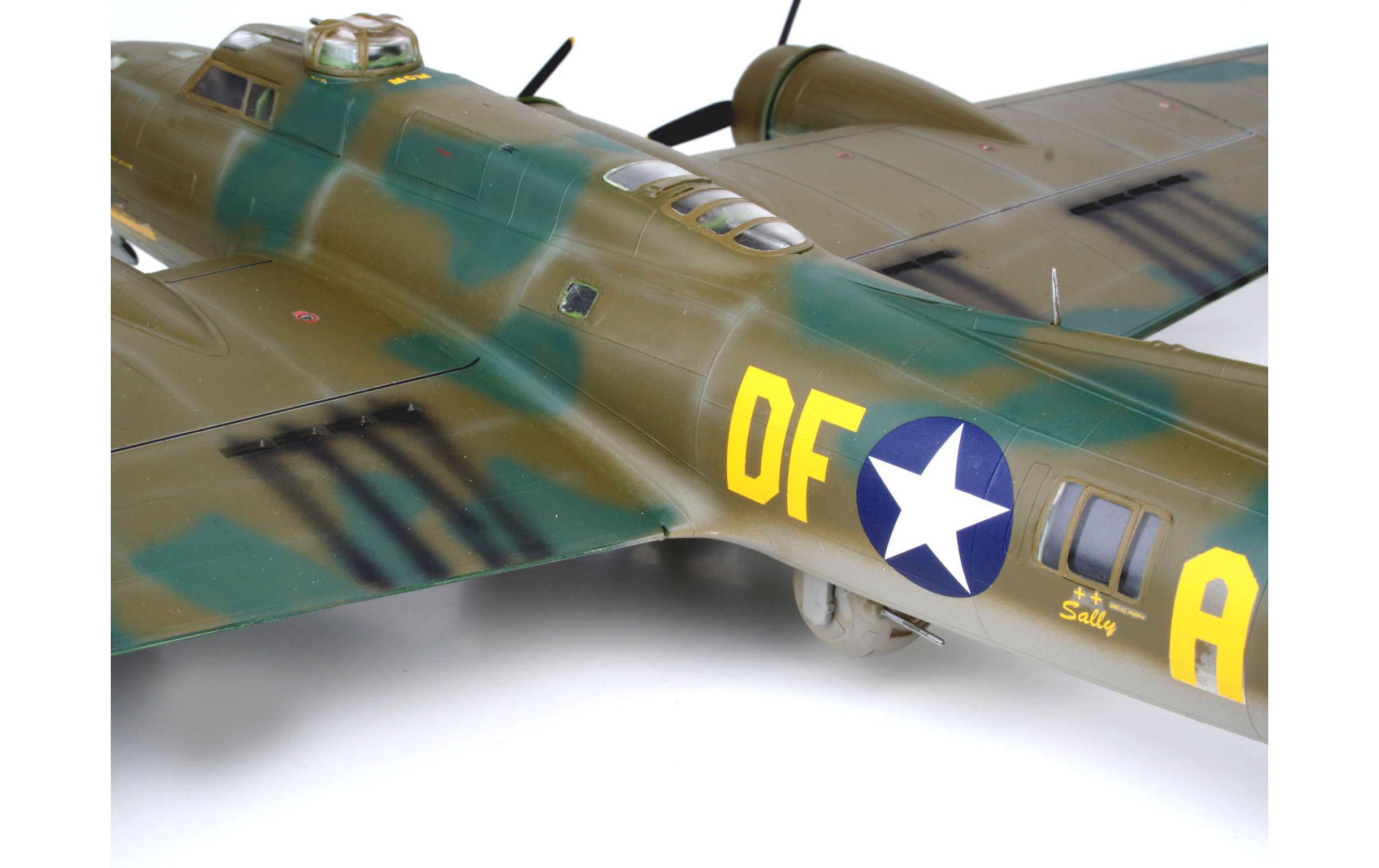 Bausatz Boeing B-17F Memphis Belle 1:48Kunststoff Modellbausatz