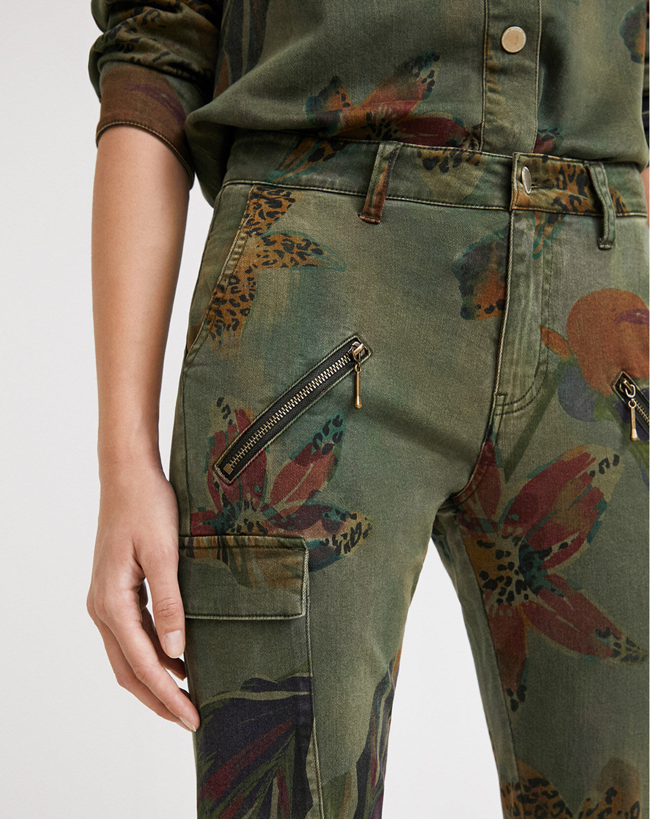 Desigual Pantalon Naia vert kaki