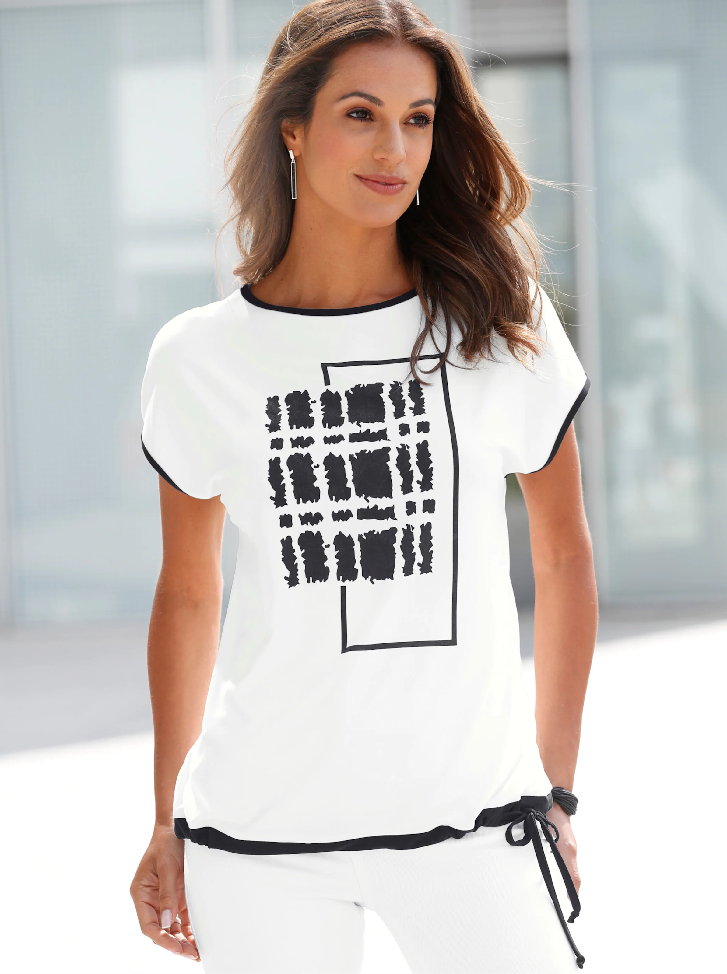 Rundhalsshirt in ecru