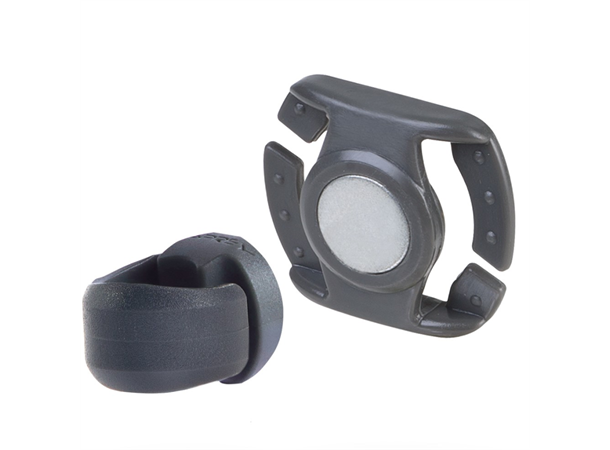 Osprey Hydraulics Hose Magnet Kit Holder slangen og biteventilen på plass når de ikke er i bruk