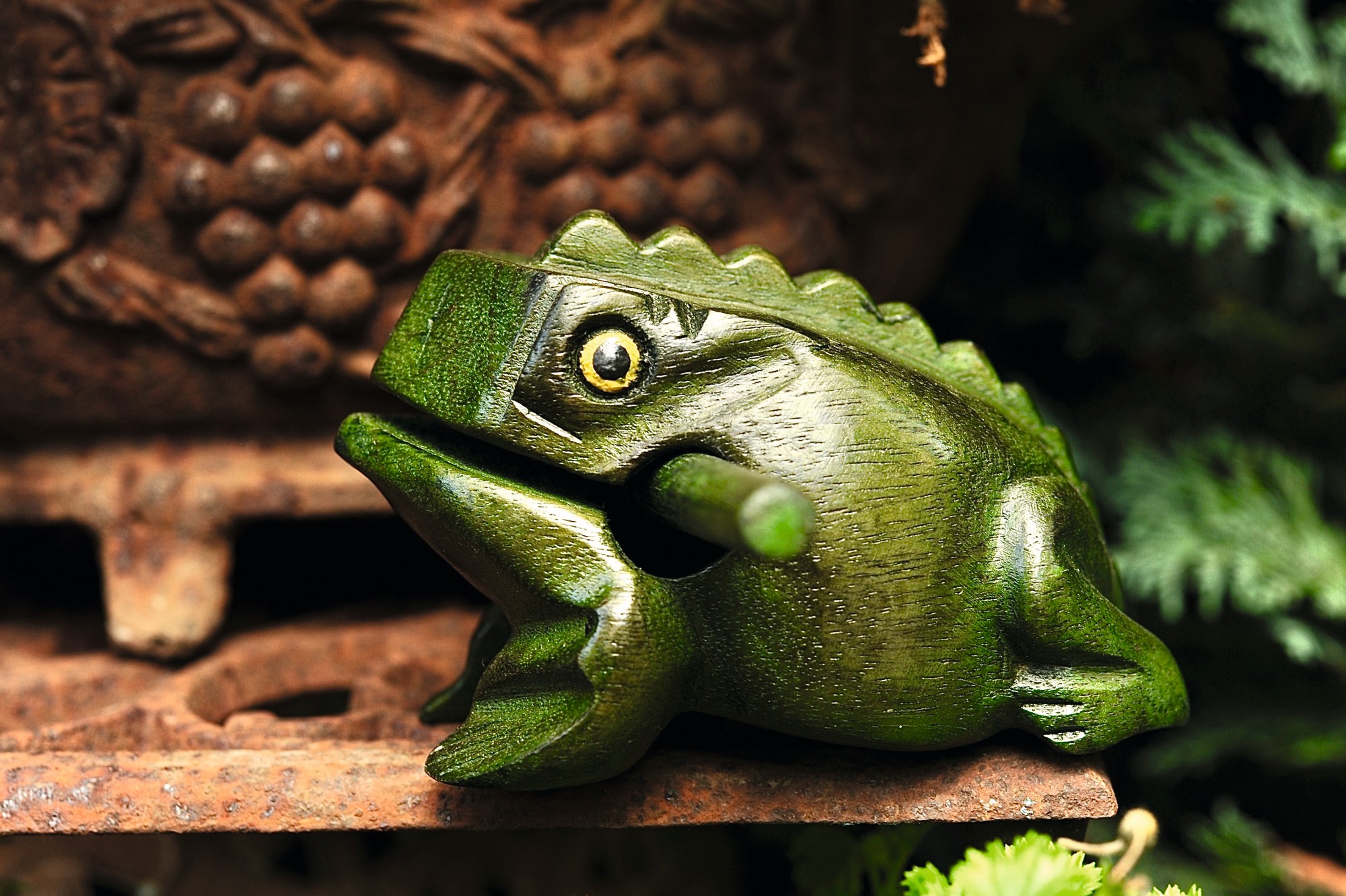Klangfrosch aus 'Albesia'-Holz, hellgrün, T 15 cm, B 9 cm, H 9 cm günstig bestellen