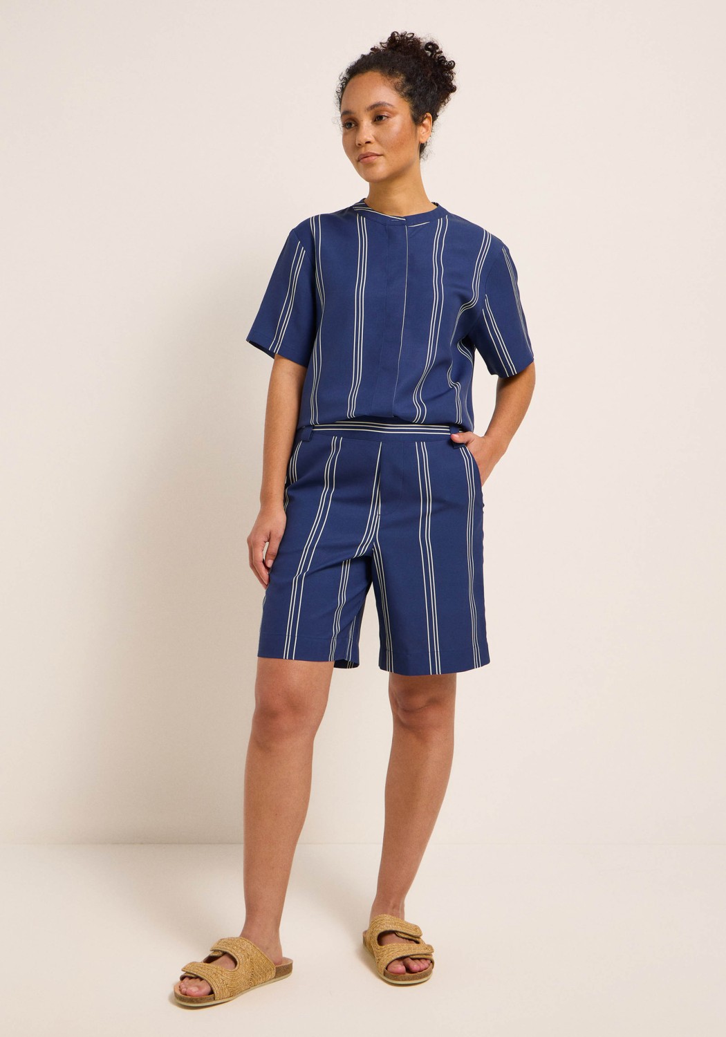 Lanius Shorts Print Stripe Night Blue