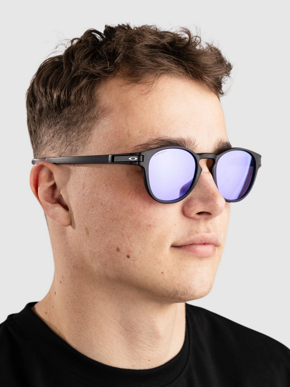 Oakley Latch Matte Black Sunglasses prizm violet