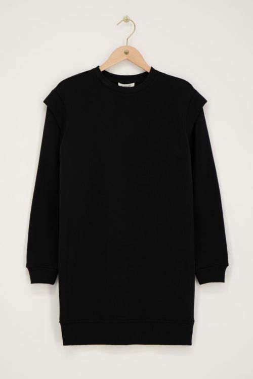 Zwarte sweaterjurk met schoudervulling