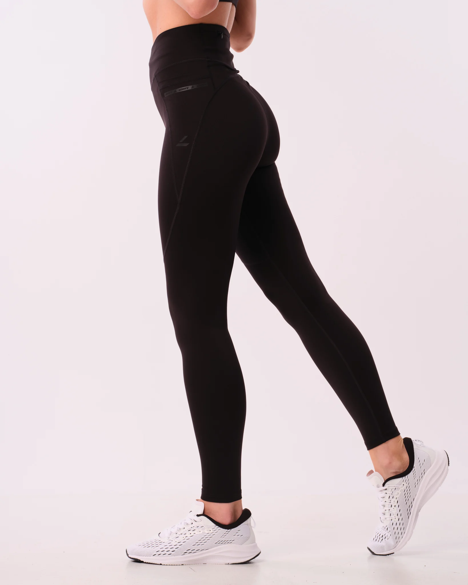 LEVITY Conquer Running Pocket Tights Black