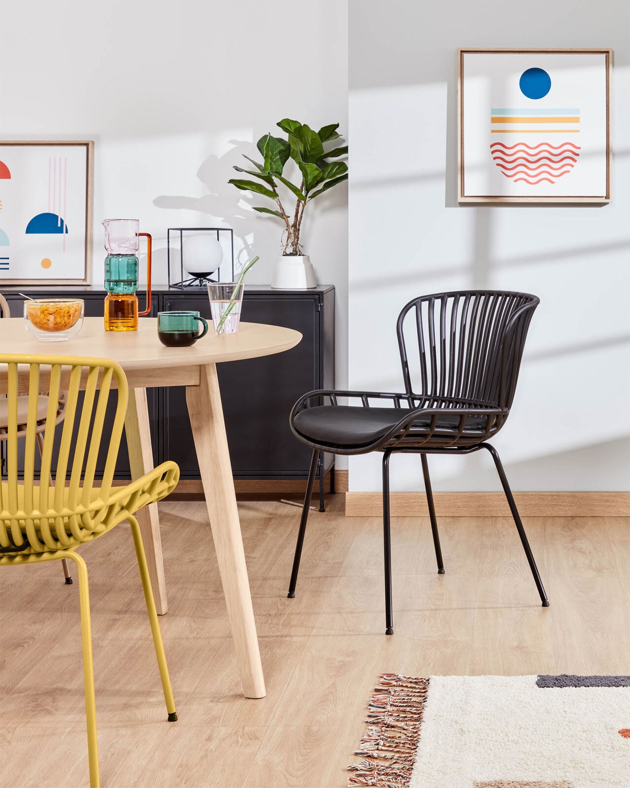 Kave Home Esszimmerstuhl SURPIK schwarz