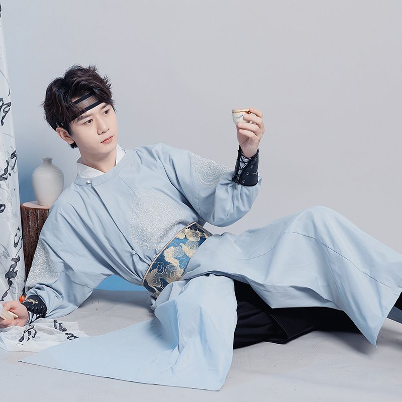 Pinocle - Geborduurde Hanfu-kostuumset