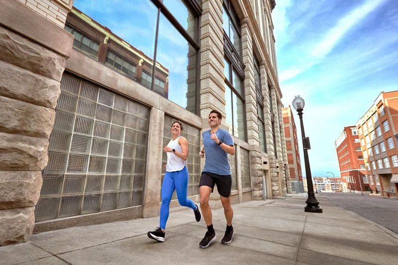 Garmin Forerunner 55 Sporthorloge met GPS Tracker Geschikt voor Hardlopen 42mm Zwart