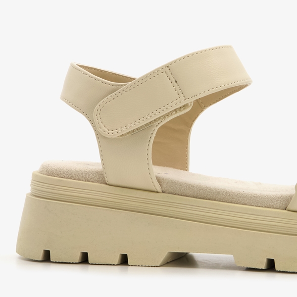 Blue Box dames sandalen met plateauzool beige