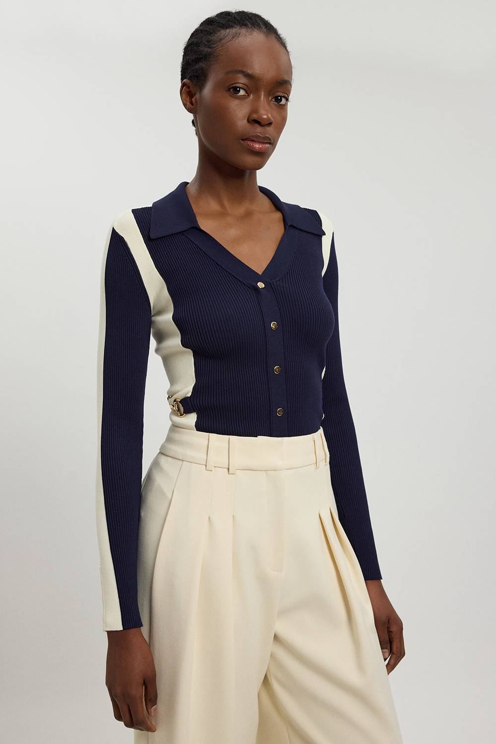 KarenMillen Haut En Maille Côtelée Viscose Avec Boutons Et Détails Contrastés