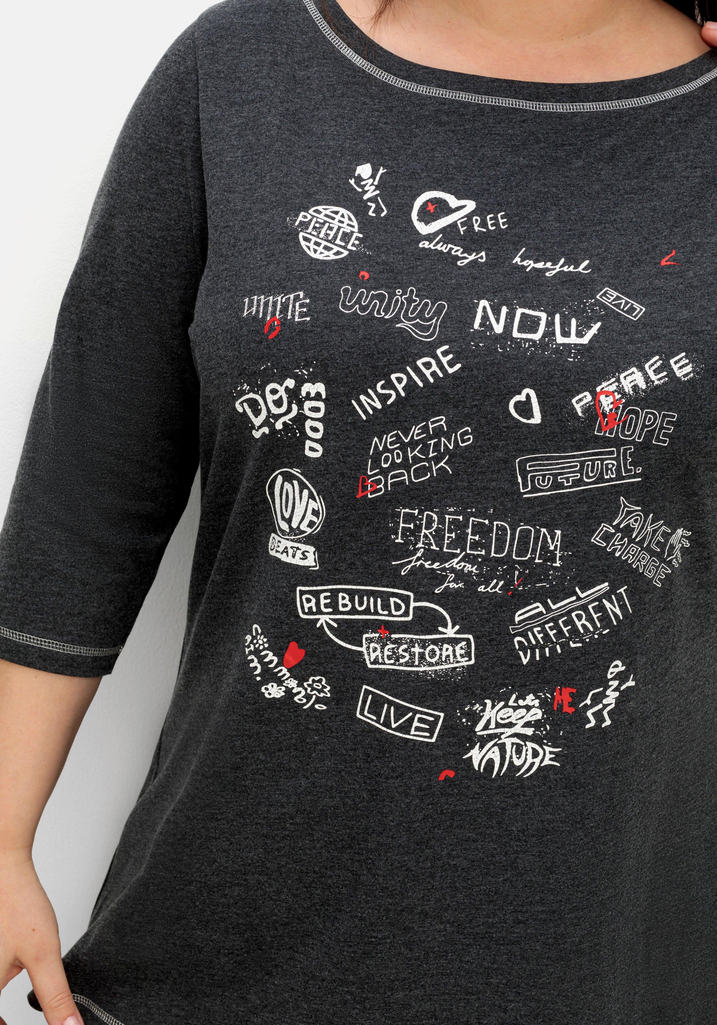 Shirt mit U-Boot-Ausschnitt und Frontdruck