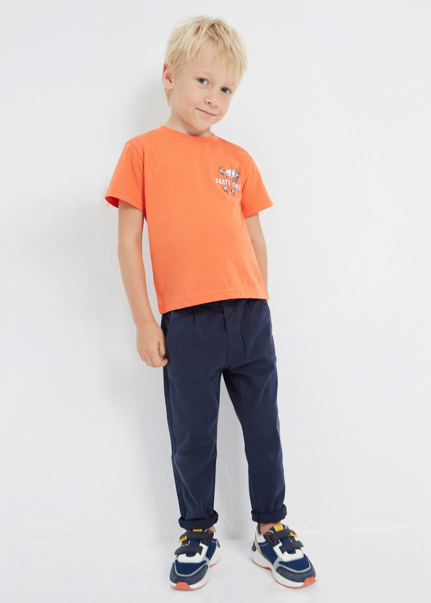 Calças compridas de moletom estilo jogger, confeccionadas em algodão sustentável, para meninos.