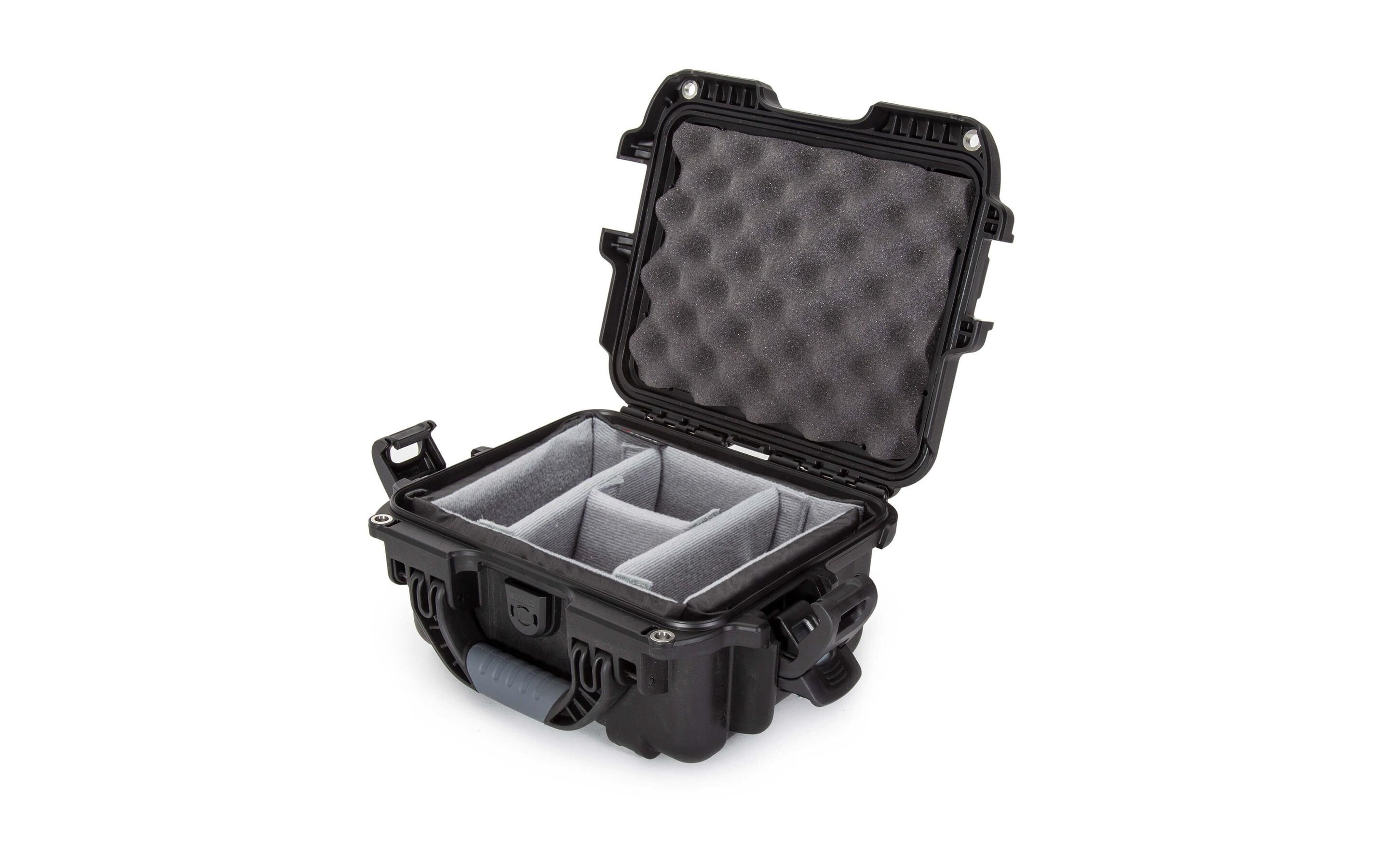 Kunststoffkoffer 905 - mit Trennwand Schwarz<br>Leichter, wasserdichter und robuster Hartschalenkoffer mit Trennwand