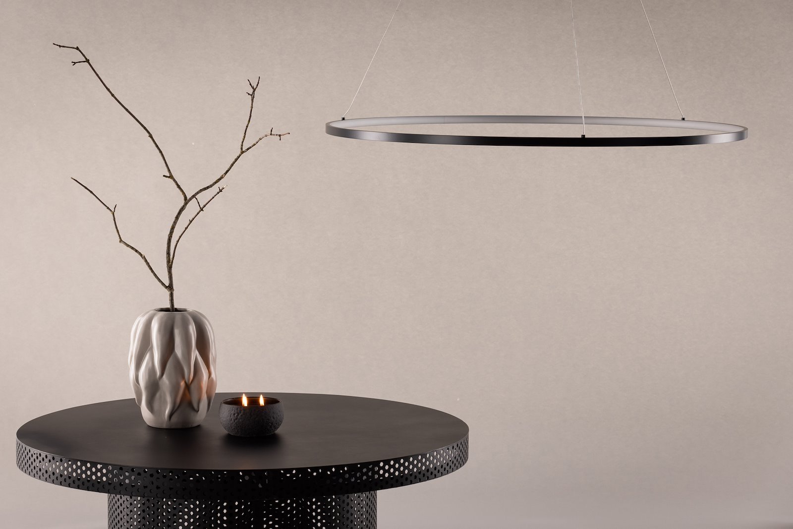 Josefin taklampe Sort aluminium