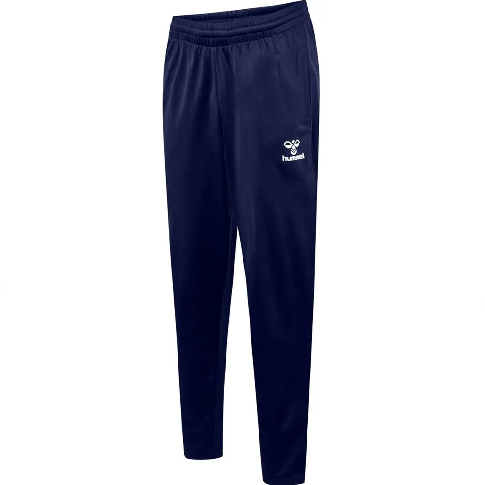 Conjunto esportivo com o logotipo da Hummel