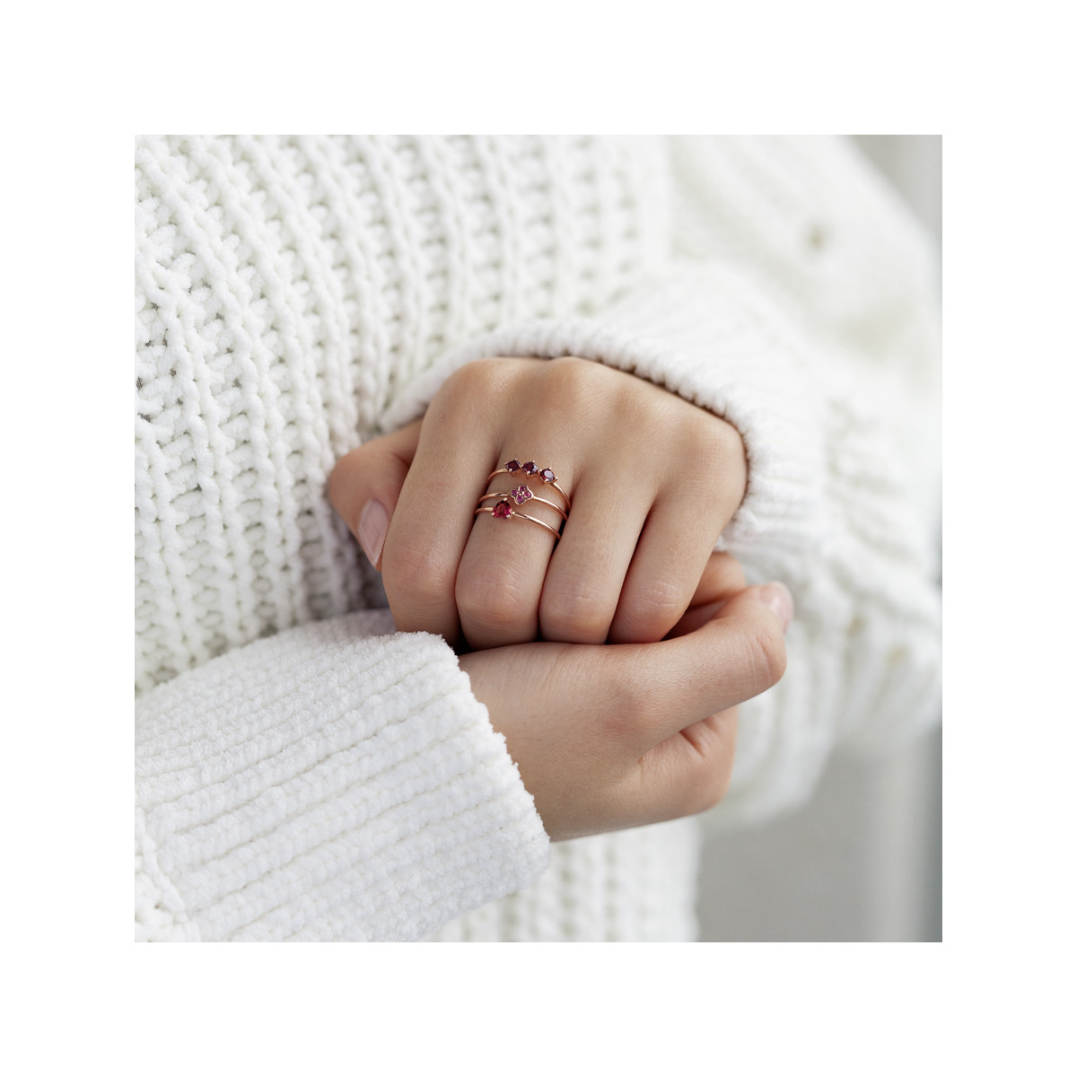 Bague or 375 rose fleur rubis