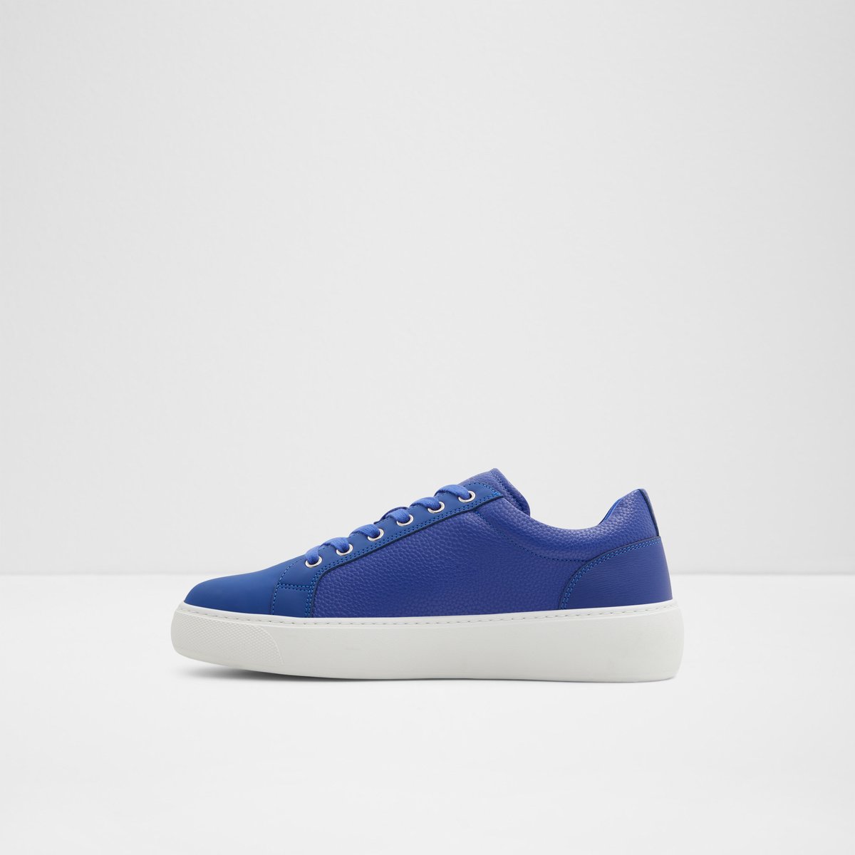 Theta Medium Blue Men Low top