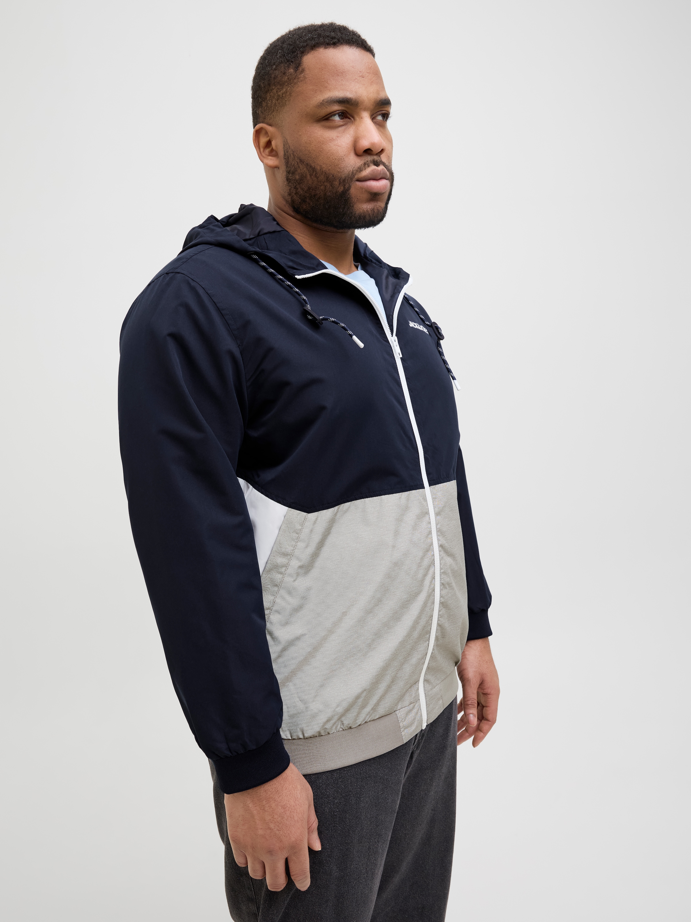 Jack & Jones PlusSize Bomberjacke »JJERUSH HOOD BOMBER NOOS PLS« mitKapuze mit Logo Schriftzug