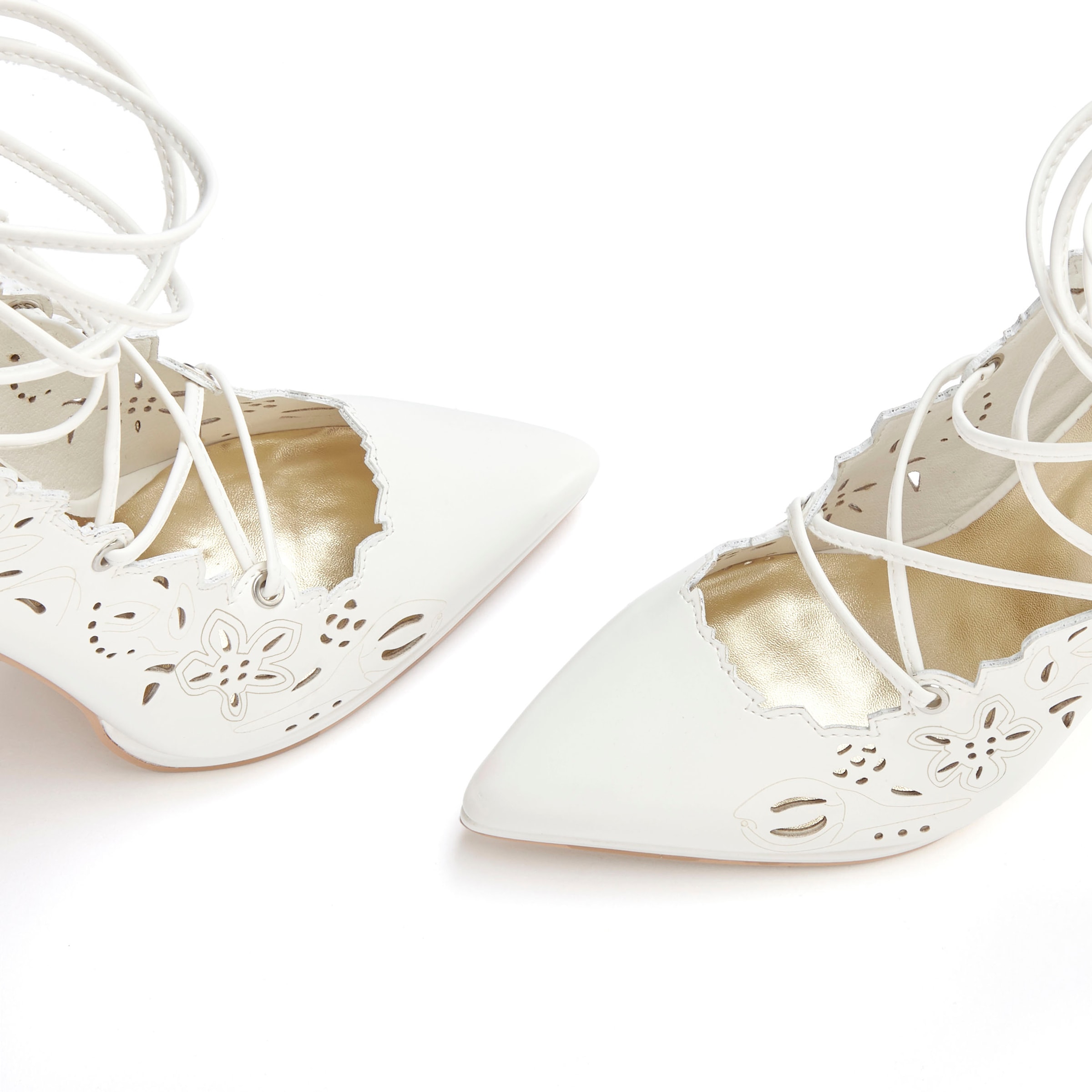 LASCANA Belle Affaire High-Heel-Pumps »Stiletto Pump mit Cut-Outs,«  Mit Schnürbänder und hohem Absatz