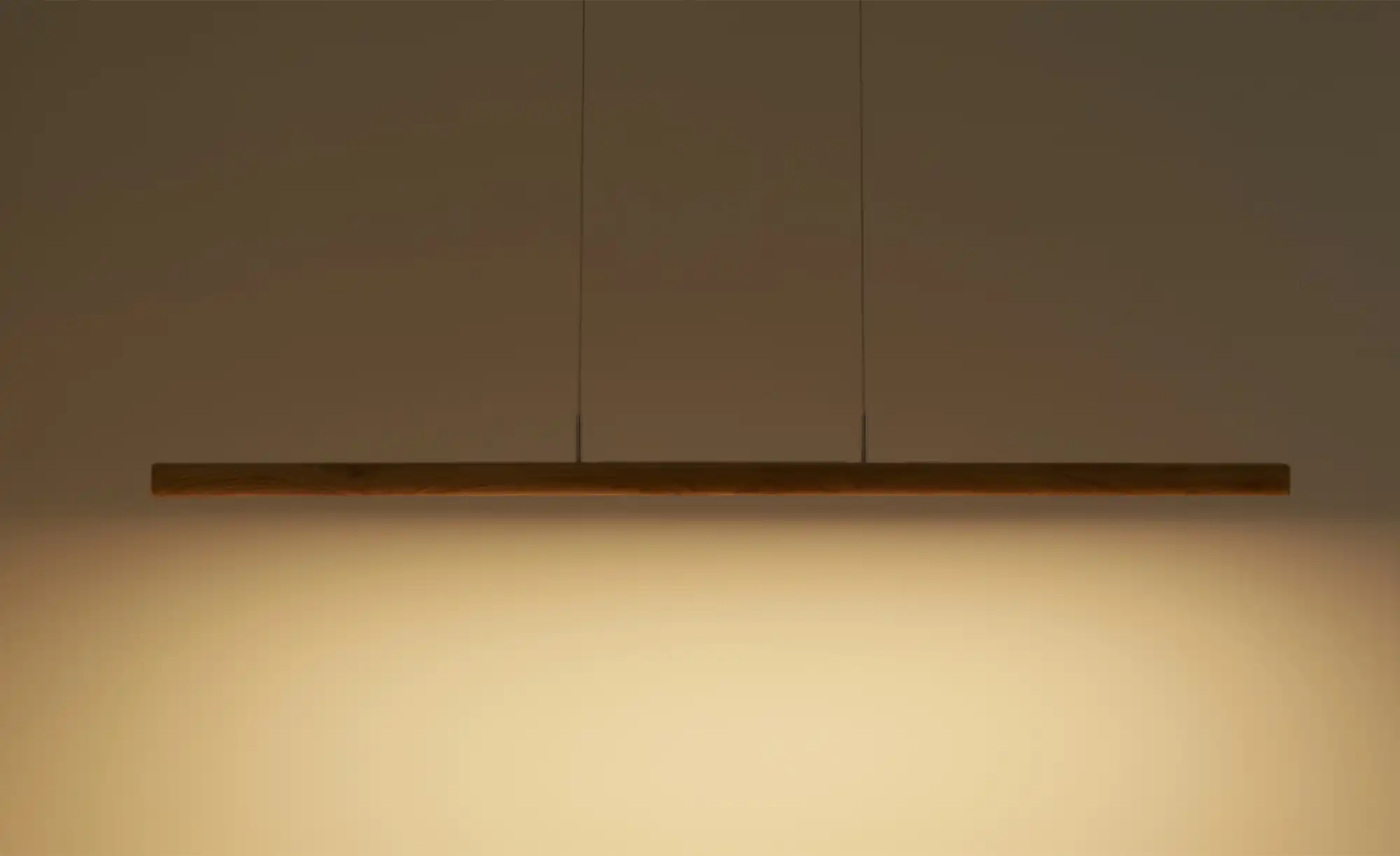 Herzblut LED-Pendelleuchte, Eiche geölt mit up & down Light `klein
