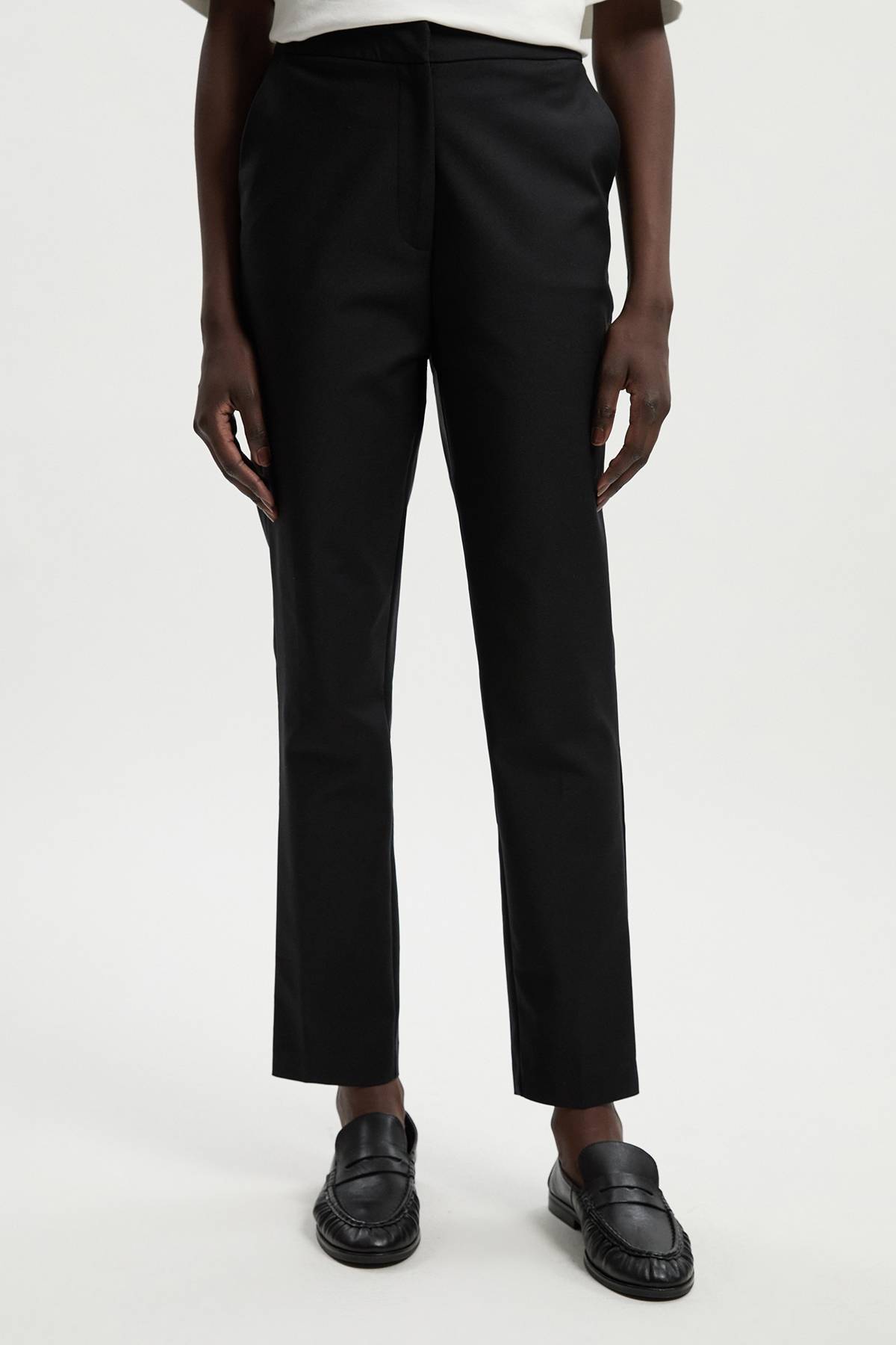 KarenMillen Pantalon court tissé Essential Techno pour petites tailles