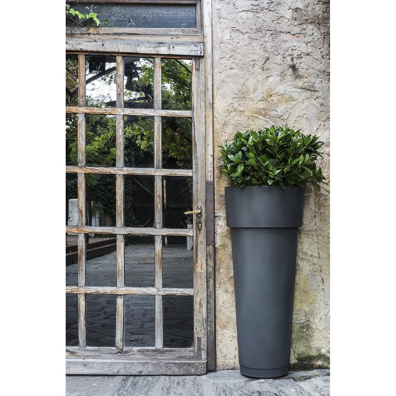 Serralunga Pot Marcantonio Design par Nat Wave anthracite - D.39x90 cm