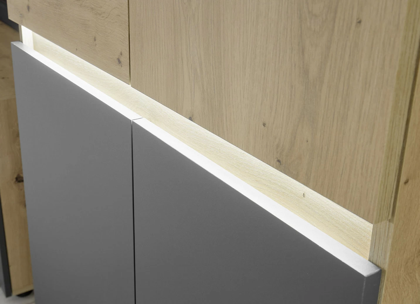 Möbelprogramm mit hochwertigen MDF-Fronten und Softclose