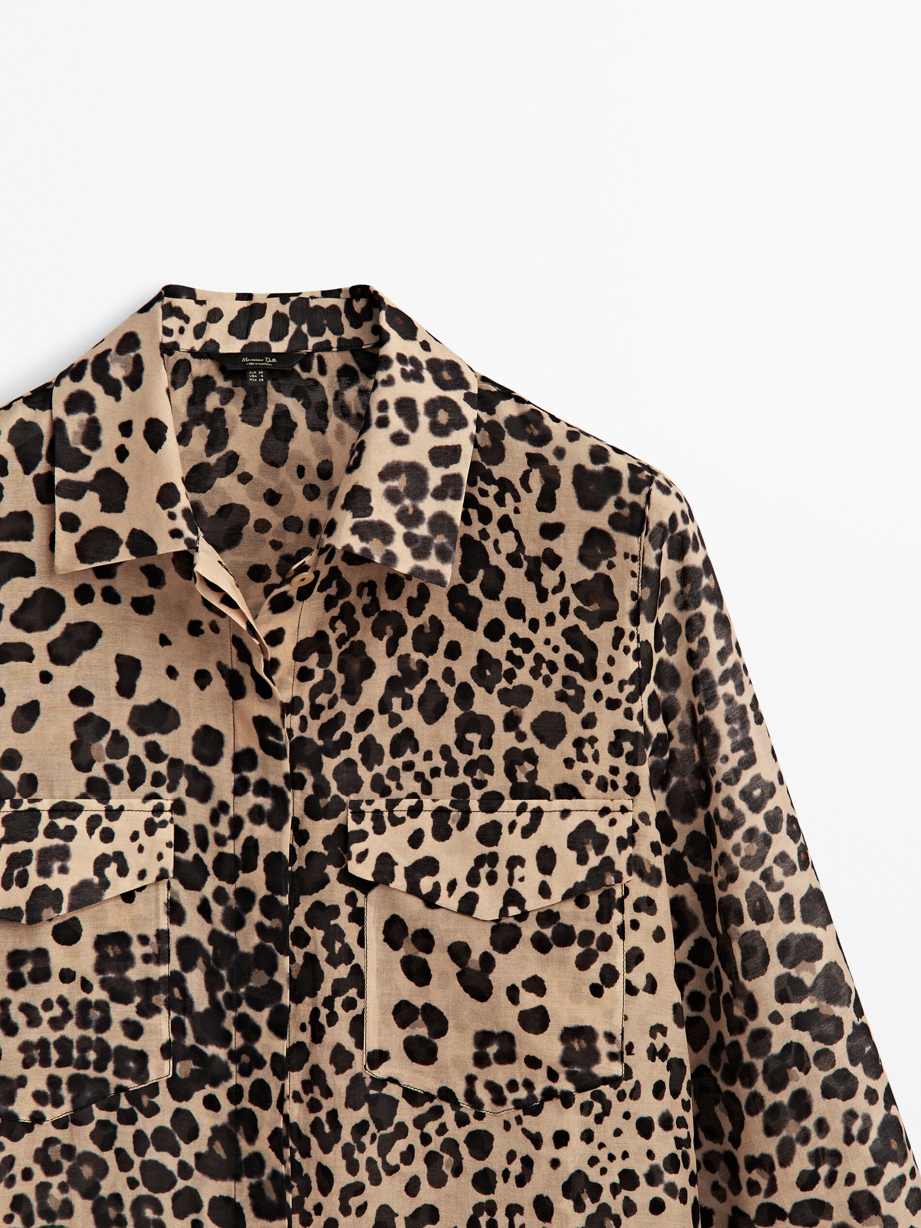 Camisa com bolsos estampados com animais - MARROM