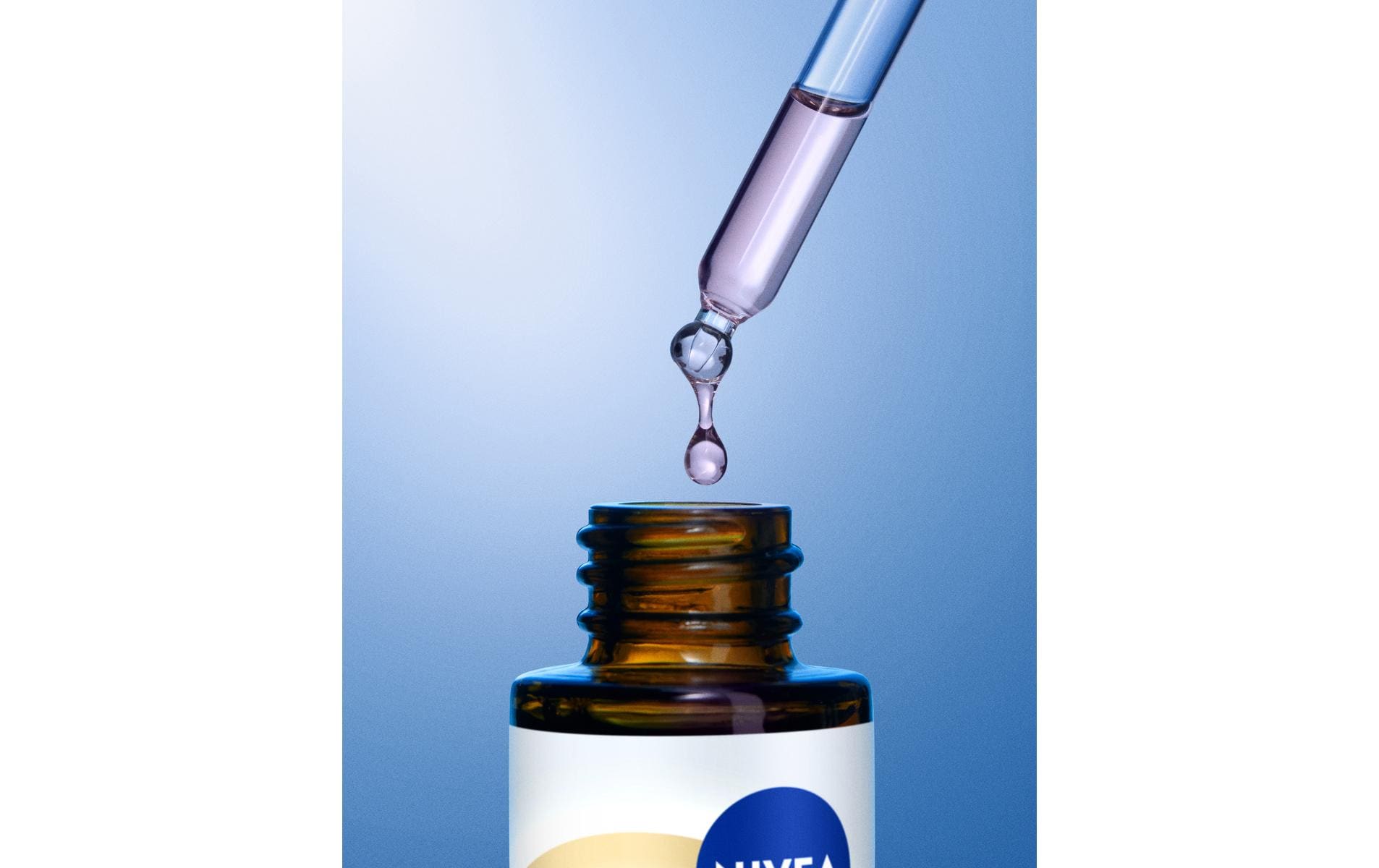Gesichtsserum Luminous630 Skin Glow Instant 15 mlLuminous630 Skin Glow Serum für eine sichtbar ebenmässigere Haut