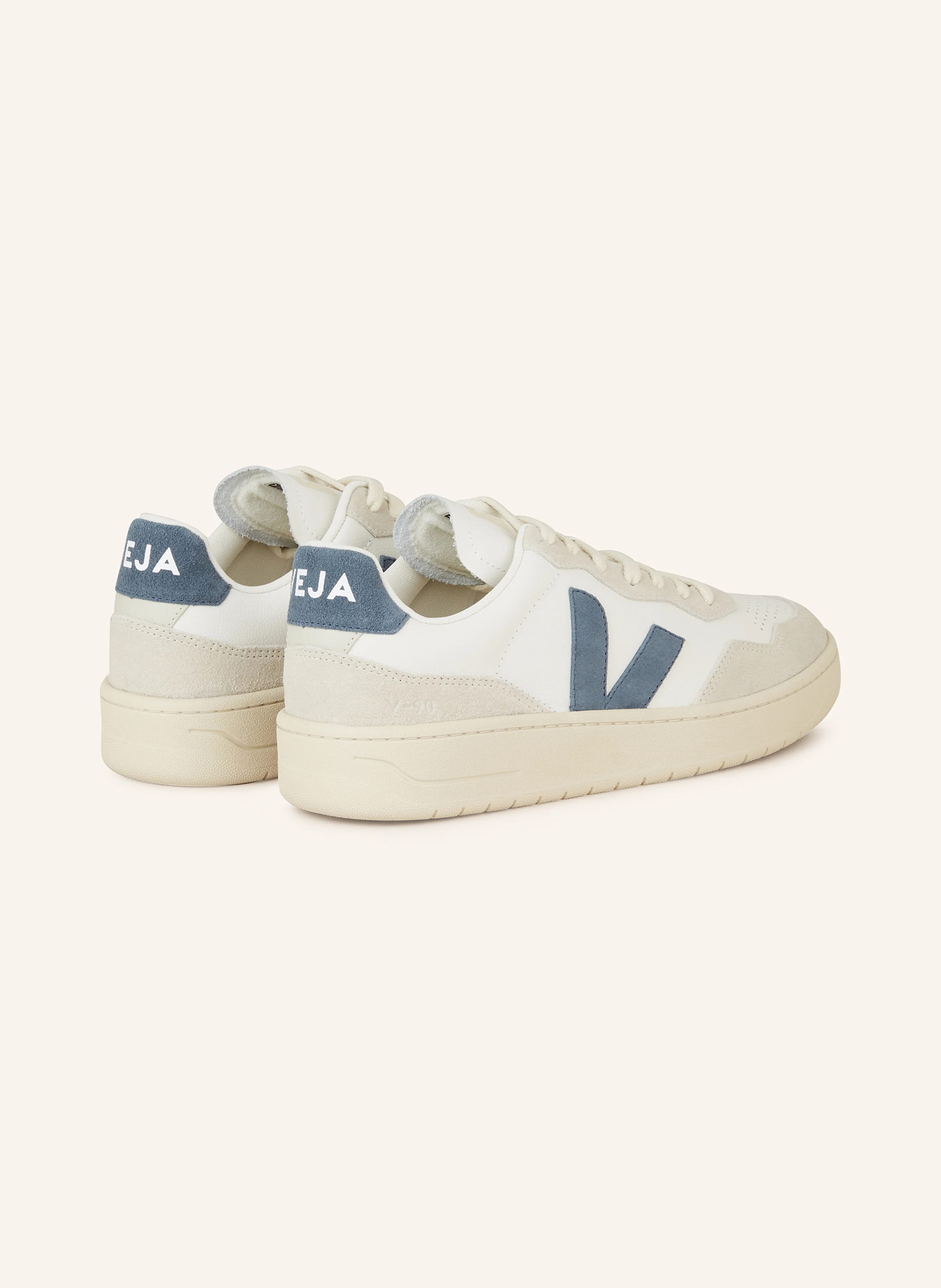 VEJA Sneaker V-90