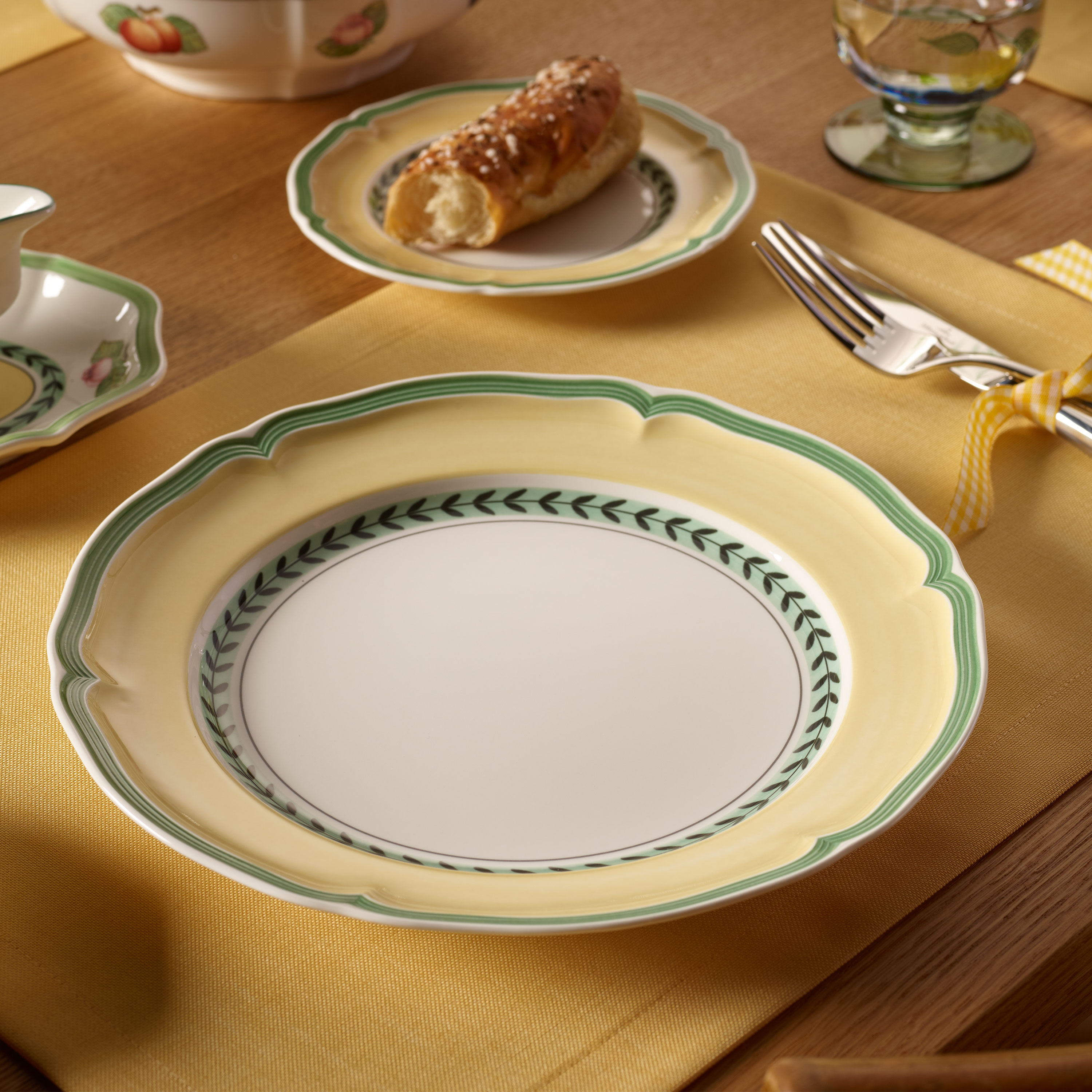 French Garden Dinner plate Multi-colored, 10.6'', Premium Porcelain