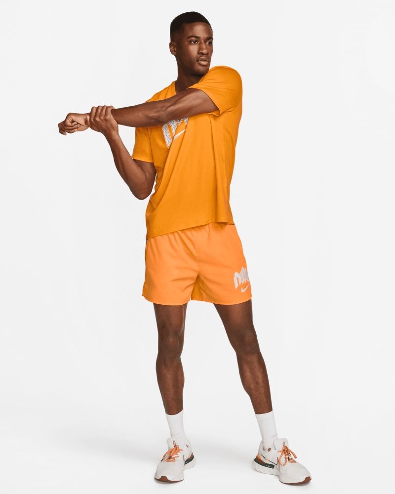 Short de running Nike Challenger Orange & Blanc pour homme