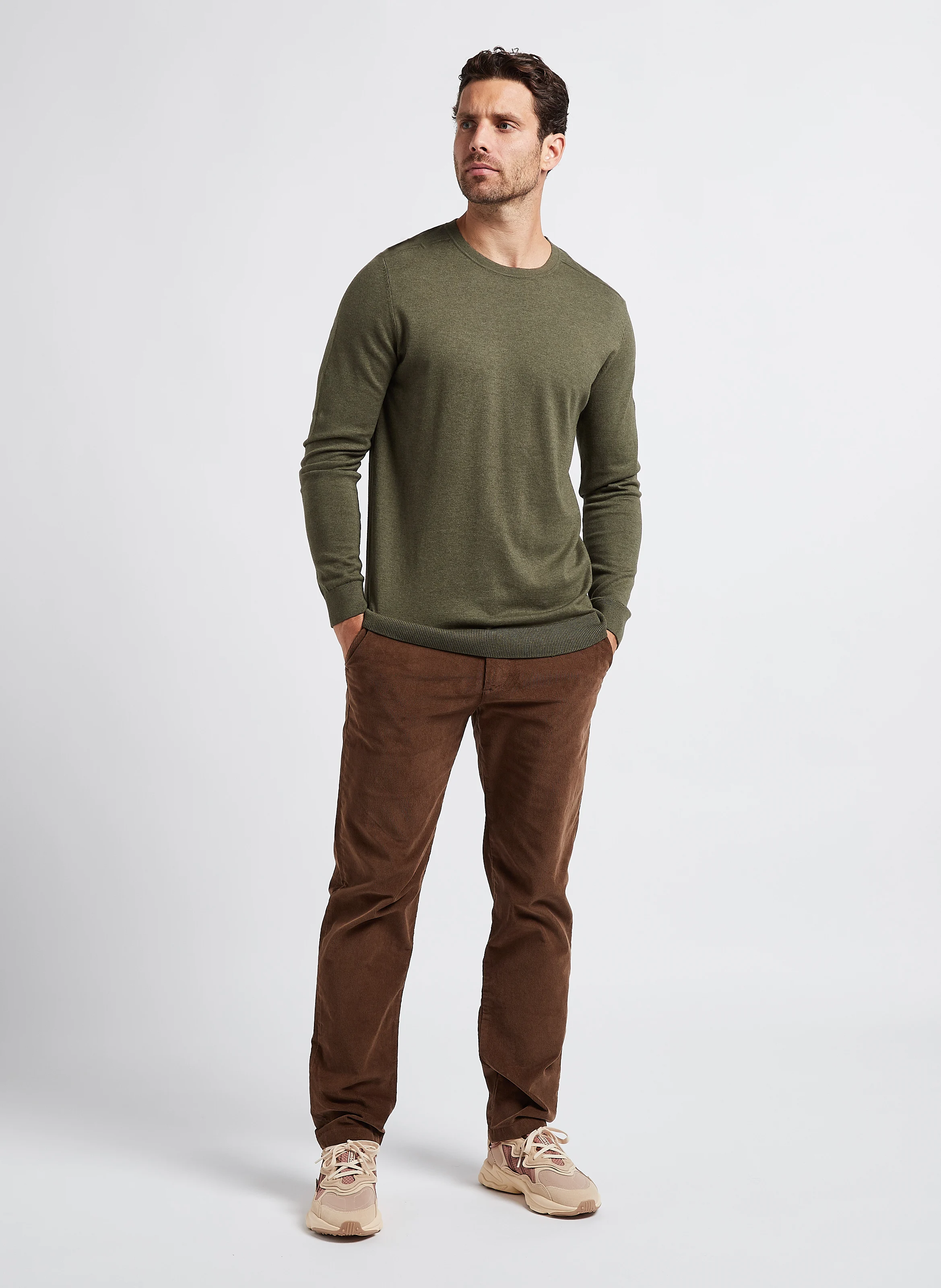 Pantalon droit en velours de coton bio mélangé | Marron