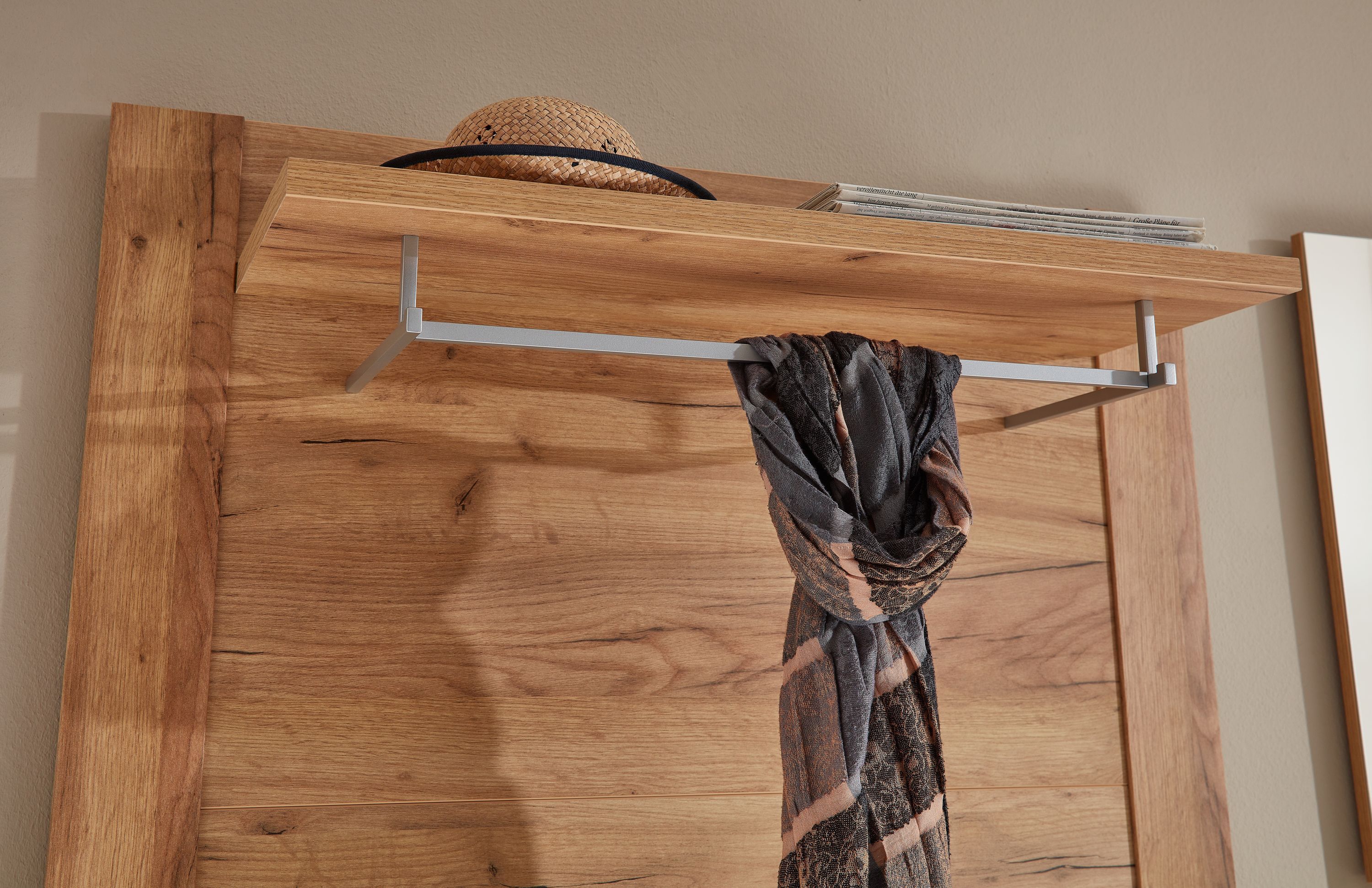 Garderobe CASTERA