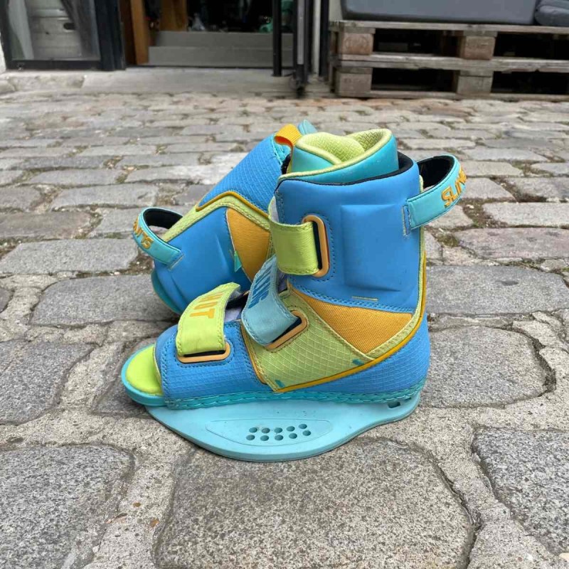 Pack Wakeboard Occasion Slingshot Super Grom 130cm / Grom 2022 - The Corner Shop