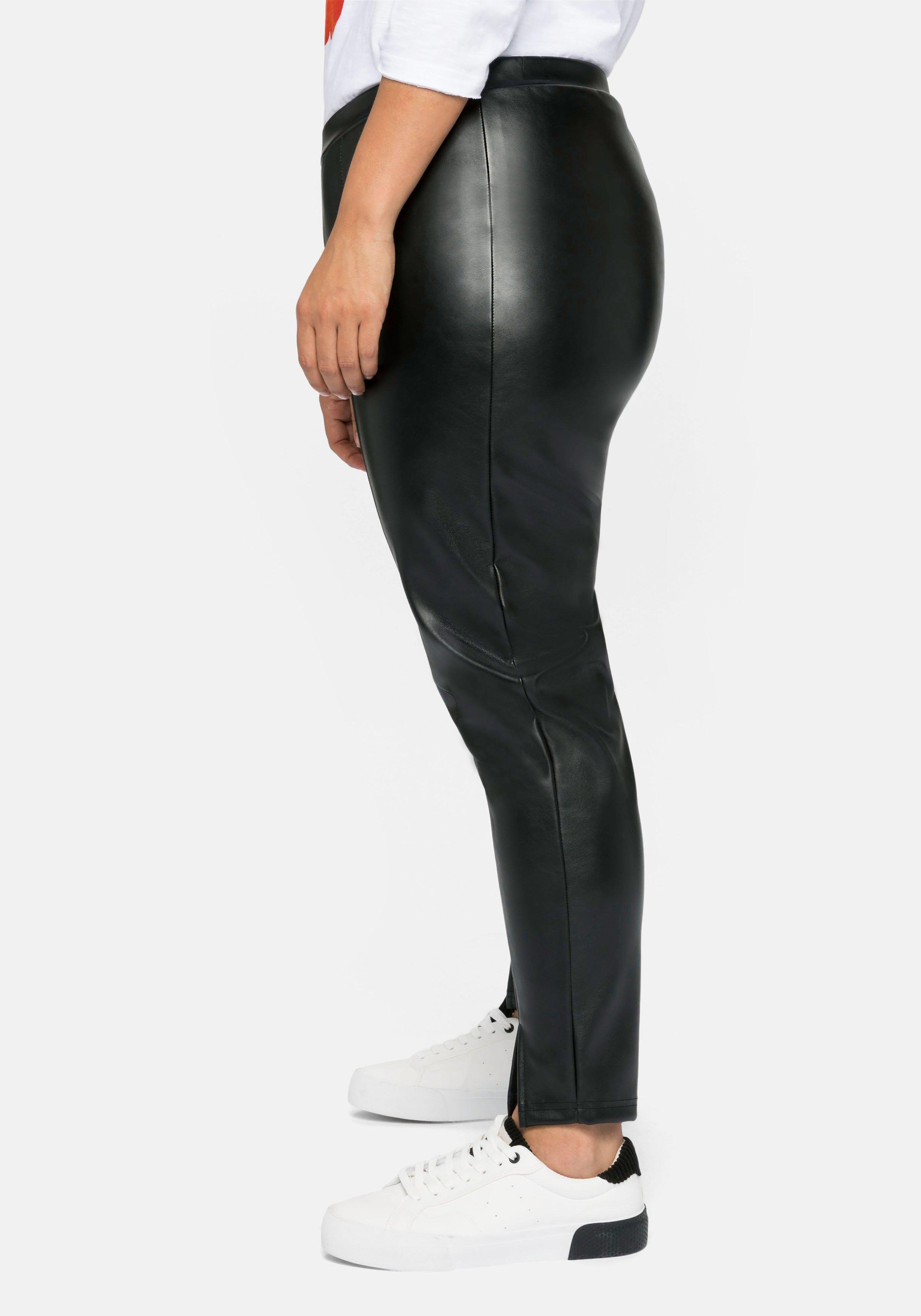 Leggings in Lederoptik, mit Schlitz am Saum